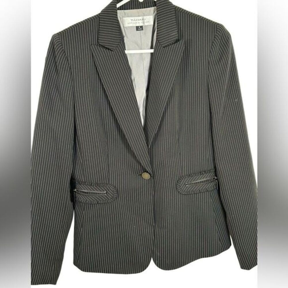 Tahari Arthur S. Levine women's blazer Black with Gray Pinstripe  size 6 ruffle‎